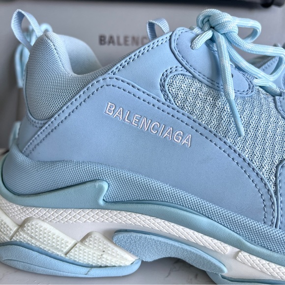 Worn ONCE Men’s BALENCIAGA TRIPLE S Light Blue Sneaker with All Accessories - Picture 2 of 10